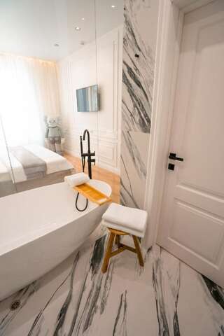 Гостиница Suite Hotel Кемерово Люкс с кроватью размера «king-size»-6