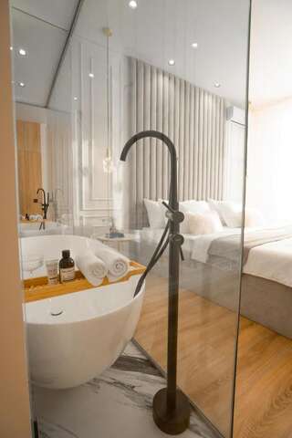 Гостиница Suite Hotel Кемерово Люкс с кроватью размера «king-size»-12