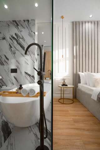 Гостиница Suite Hotel Кемерово Люкс с кроватью размера «king-size»-23