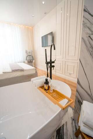 Гостиница Suite Hotel Кемерово Люкс с кроватью размера «king-size»-29
