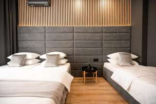 Гостиница Suite Hotel Кемерово Трехместный номер Делюкс-1