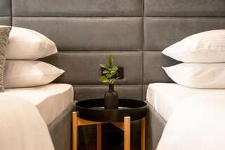 Гостиница Suite Hotel Кемерово Трехместный номер Делюкс-10