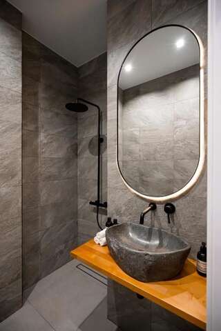 Гостиница Suite Hotel Кемерово Трехместный номер Делюкс-12
